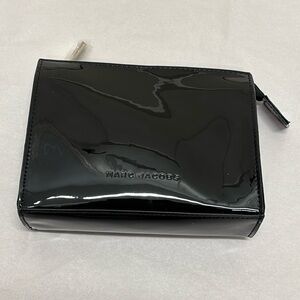 Marc Jacobs solid patent leather cosmetics bag